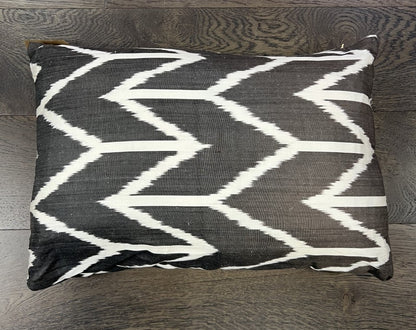 Stunning new Handmade Uzbek Ikat Silk cushion - Hakiemie Rug Gallery