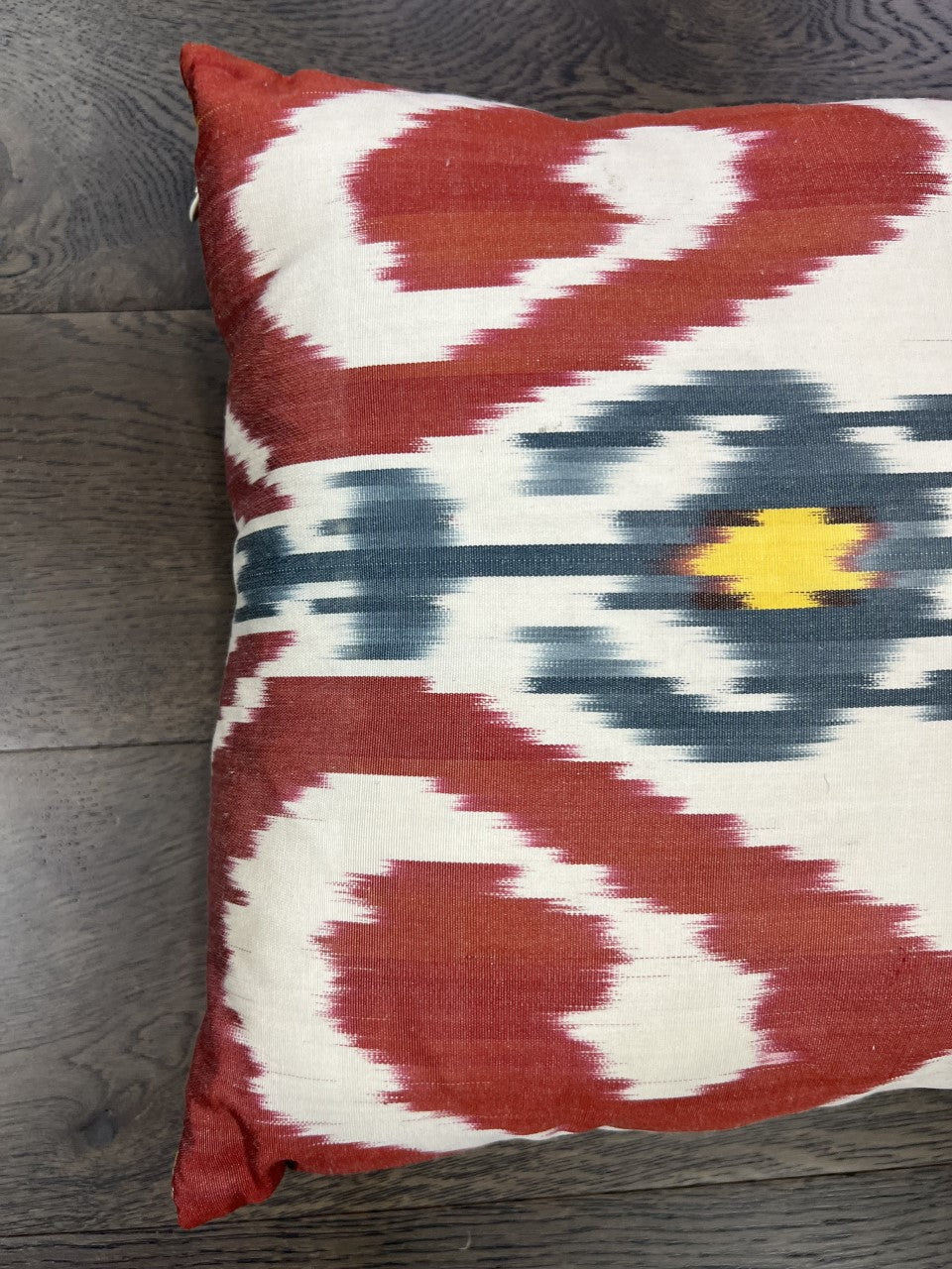 Beautiful new Handmade Uzbek Ikat Silk cushion - Hakiemie Rug Gallery