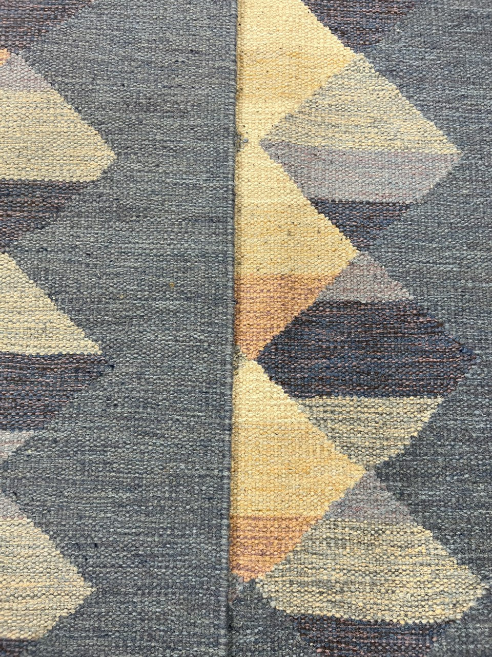 Wonderful Swedish Kilim decorative rug - Hakiemie Rug Gallery