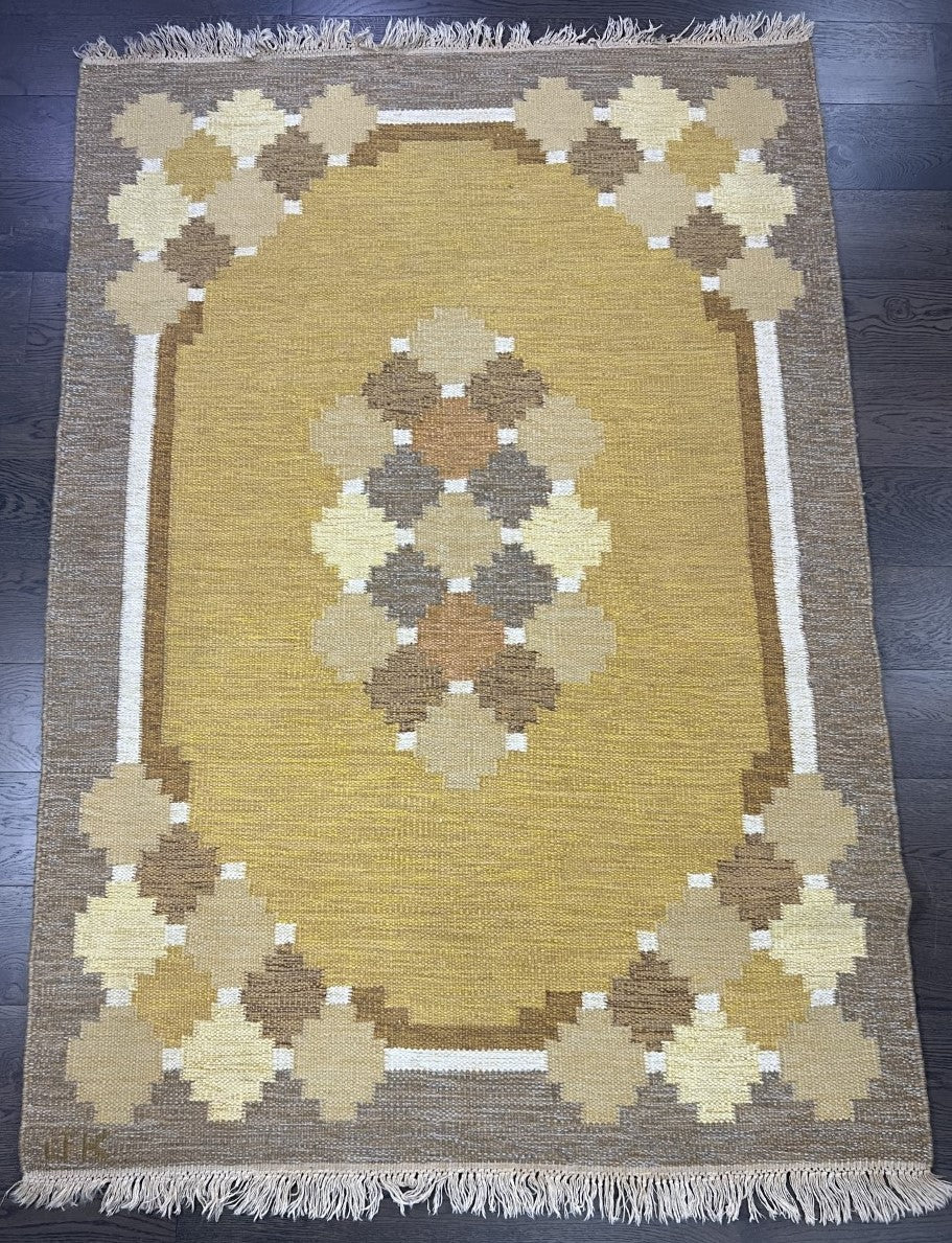 Wonderful Swedish Kilim decorative rug - Hakiemie Rug Gallery