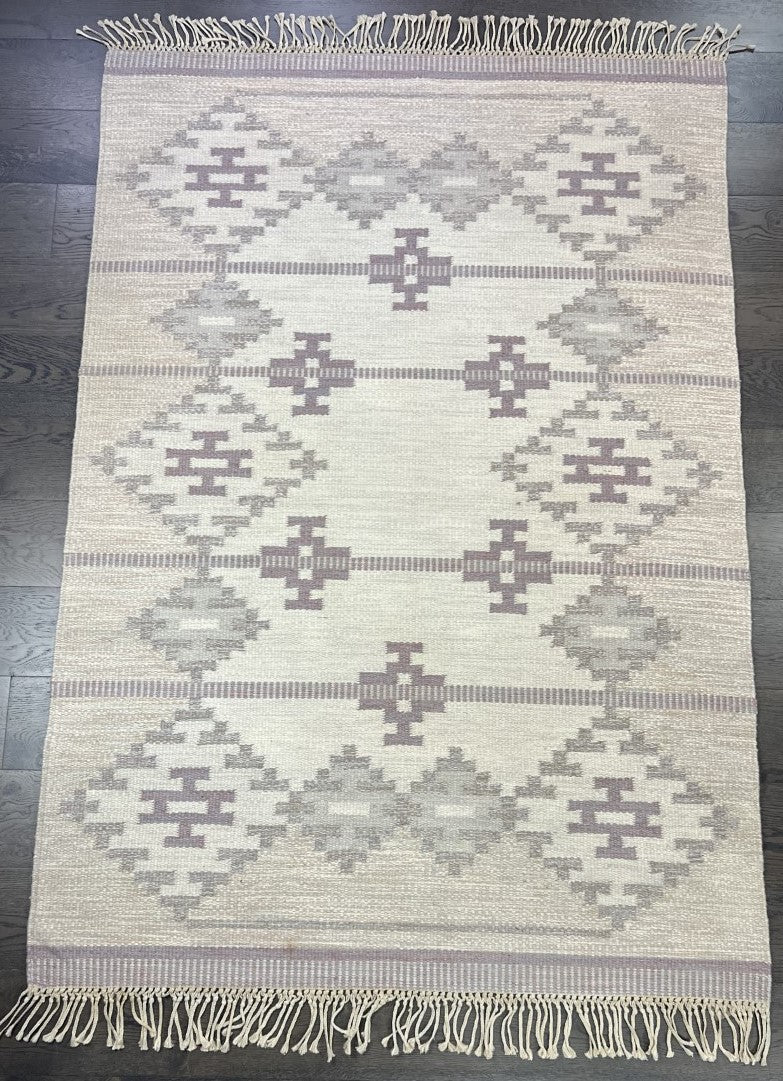 Stunning Swedish Kilim decorative rug - Hakiemie Rug Gallery