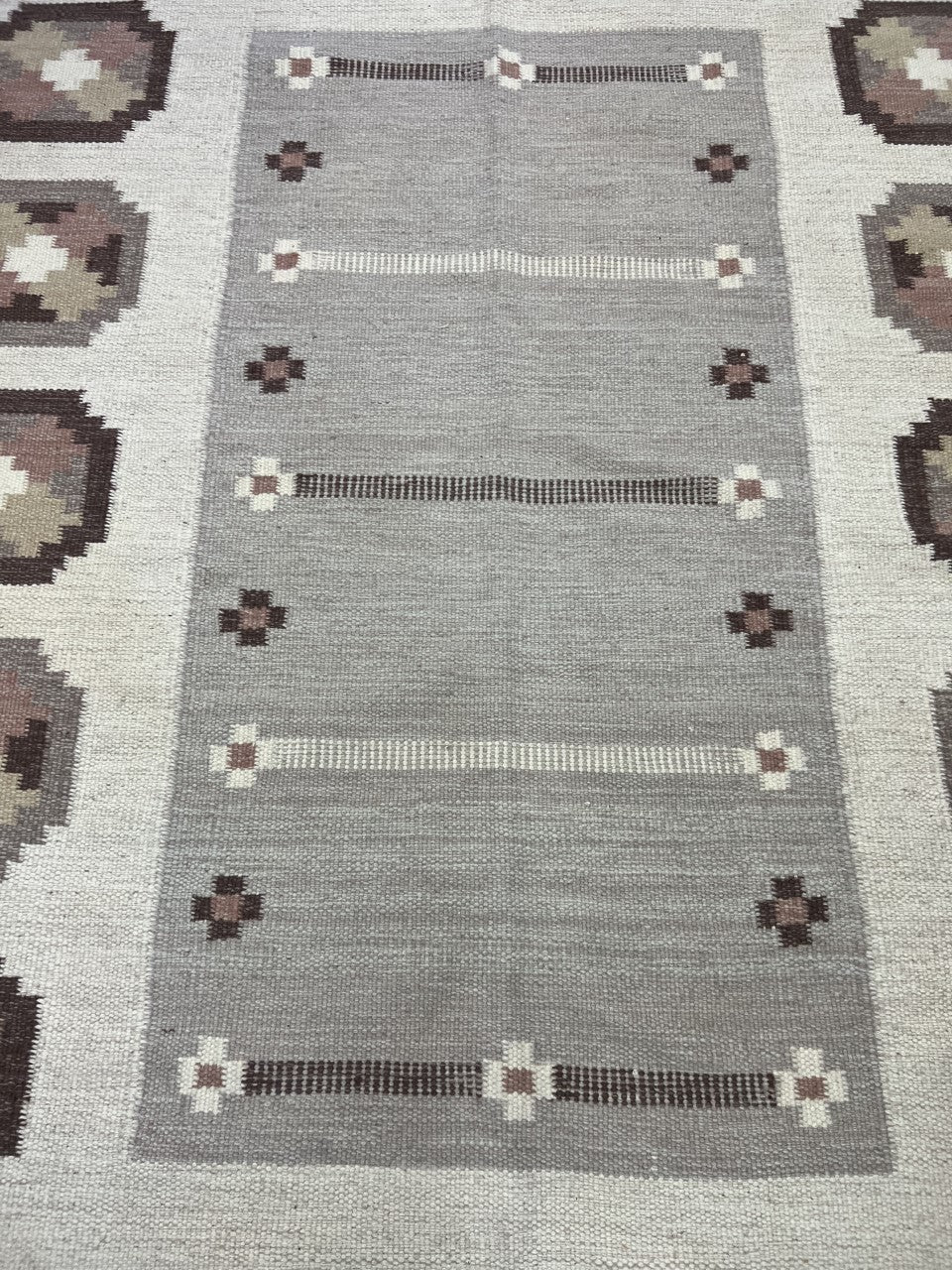 Stunning Swedish Kilim decorative rug