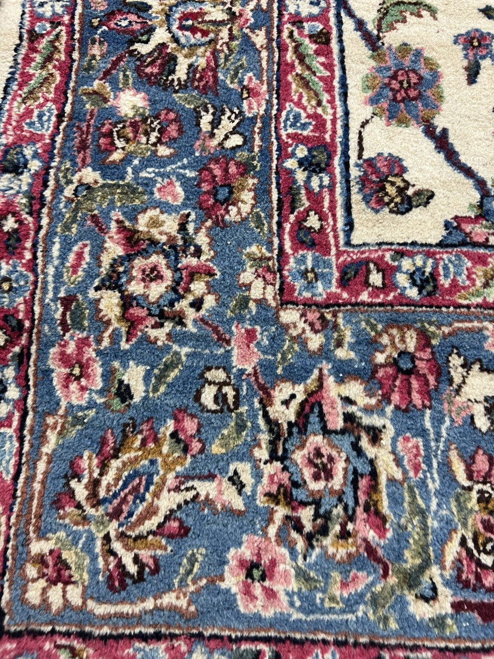 Amazing decorative old Kierman Rug - Hakiemie Rug Gallery