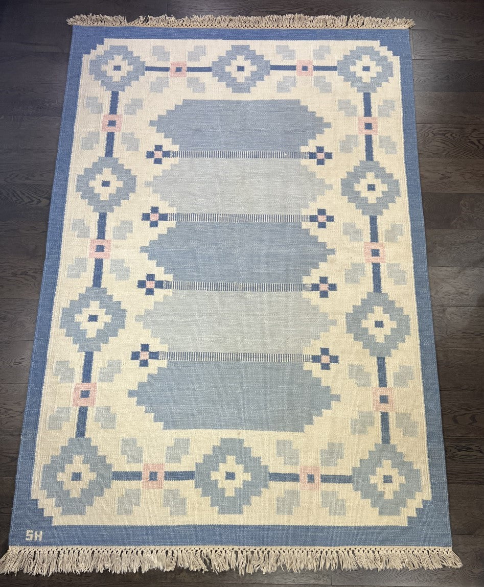 Beautiful Swedish Kilim decorative rug - Hakiemie Rug Gallery