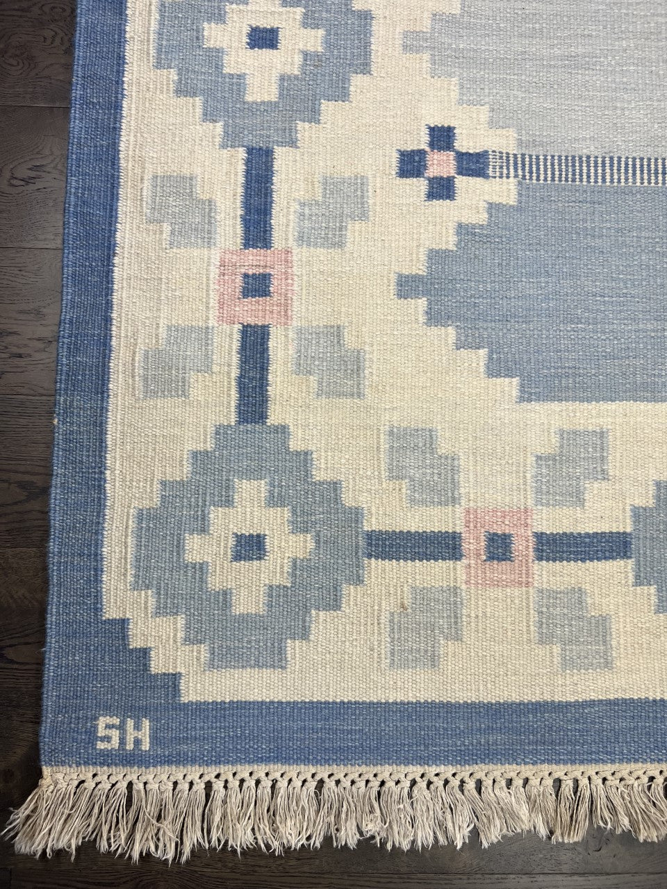 Beautiful Swedish Kilim decorative rug - Hakiemie Rug Gallery