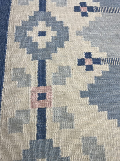 Beautiful Swedish Kilim decorative rug - Hakiemie Rug Gallery