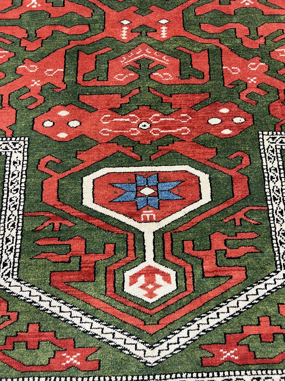 Beautiful vintage Handmade Caucasian Shirwan rug - Hakiemie Rug Gallery