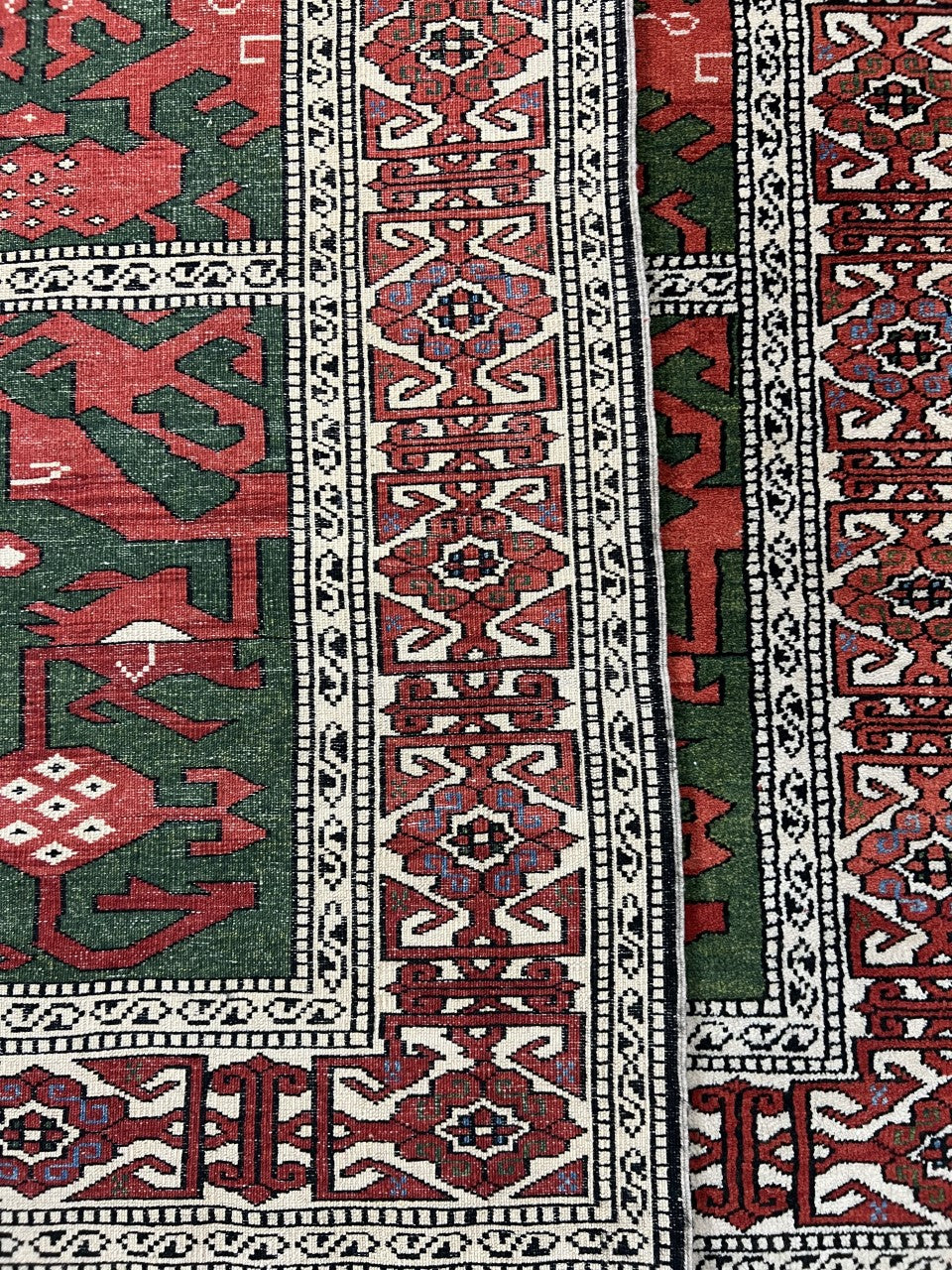 Beautiful vintage Handmade Caucasian Shirwan rug - Hakiemie Rug Gallery
