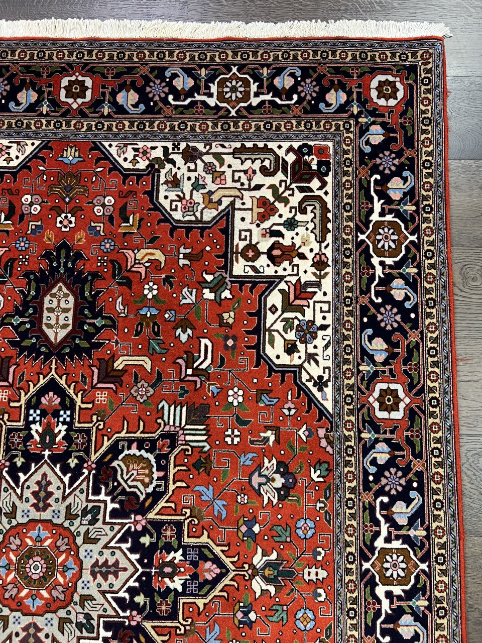 Amazing decorative Tabriiz rug - Hakiemie Rug Gallery