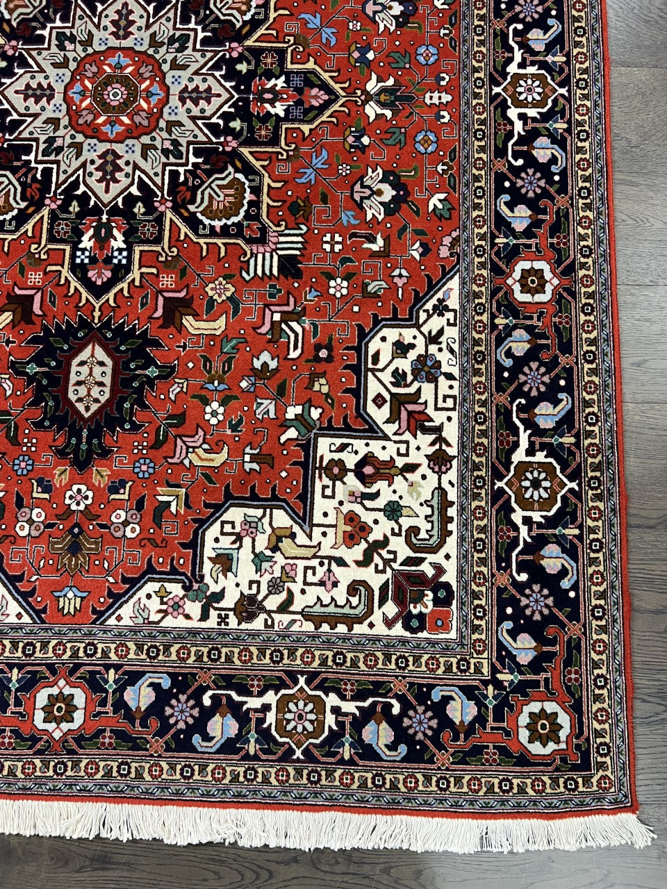 Amazing decorative Tabriiz rug - Hakiemie Rug Gallery