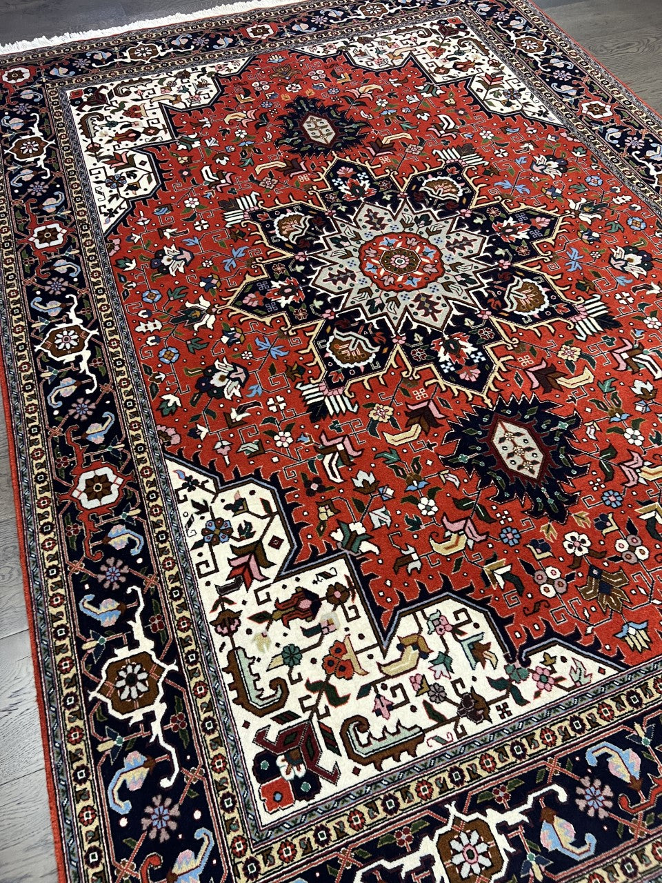 Amazing decorative Tabriiz rug - Hakiemie Rug Gallery