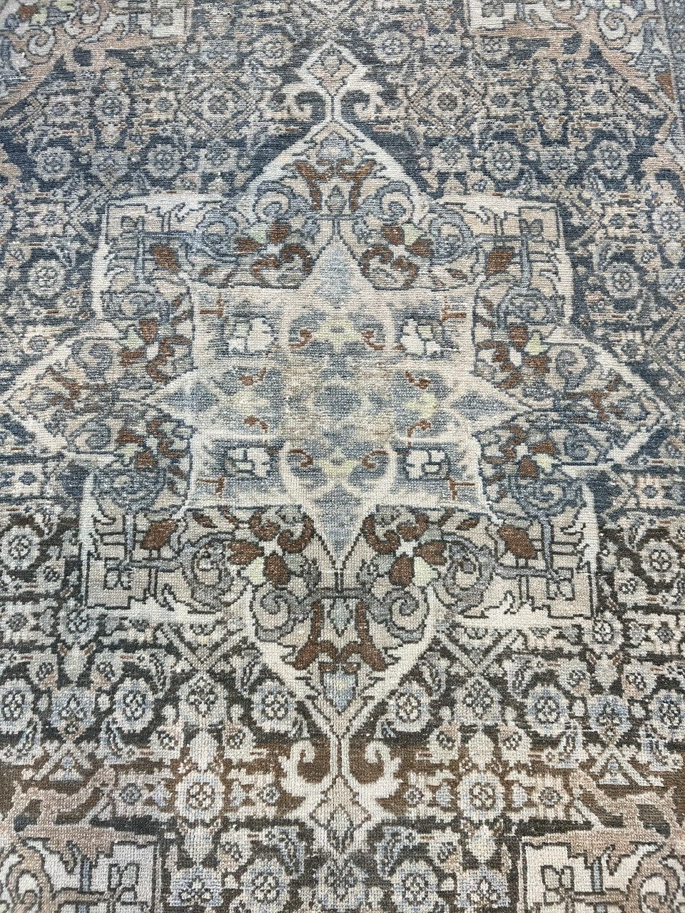 Beautiful vintage decorative Hamadan rug - Hakiemie Rug Gallery