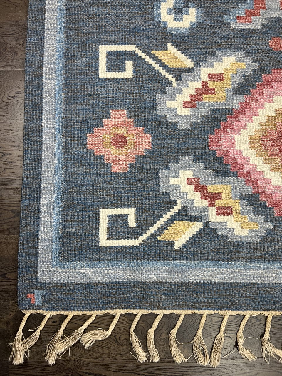 Beautiful Swedish Kilim decorative rug - Hakiemie Rug Gallery