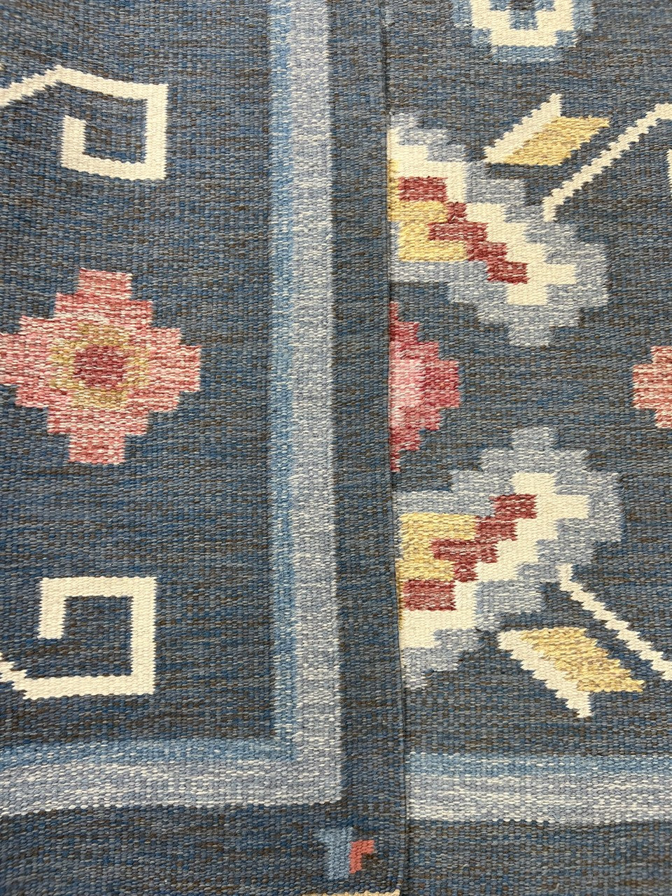 Beautiful Swedish Kilim decorative rug