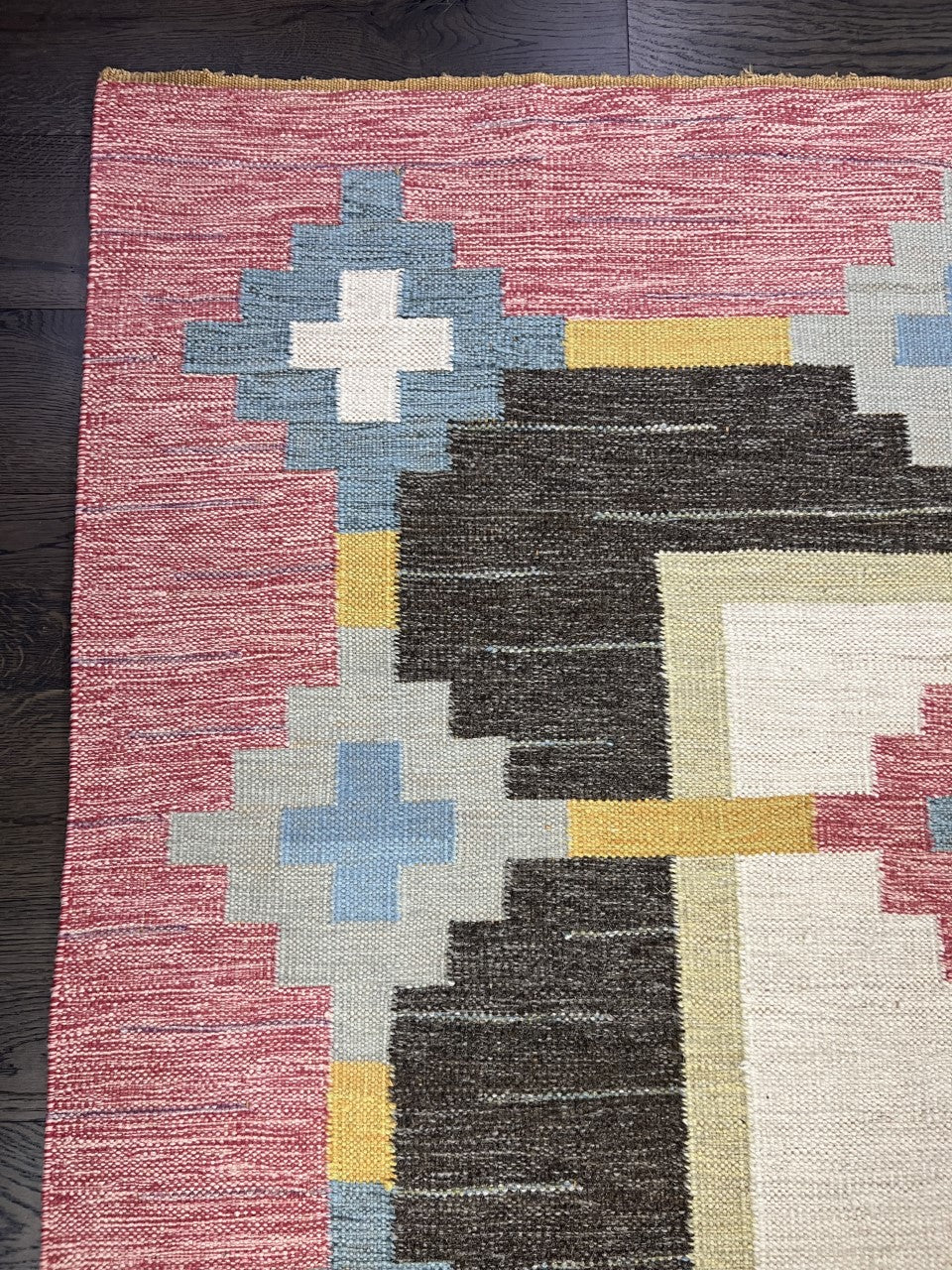 Beautiful Antique Swedish Kilim decorative rug - Hakiemie Rug Gallery