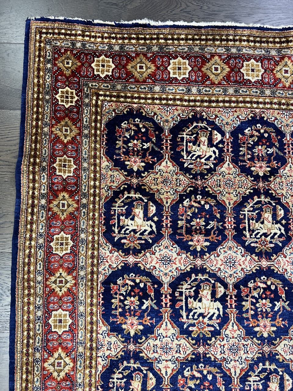 Wonderful vintage decorative silk rug - Hakiemie Rug Gallery