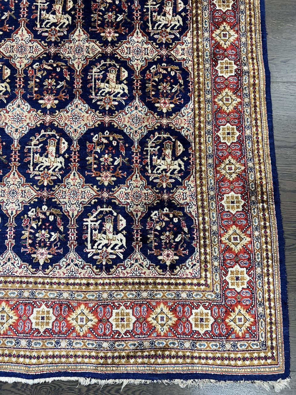 Wonderful vintage decorative silk rug - Hakiemie Rug Gallery
