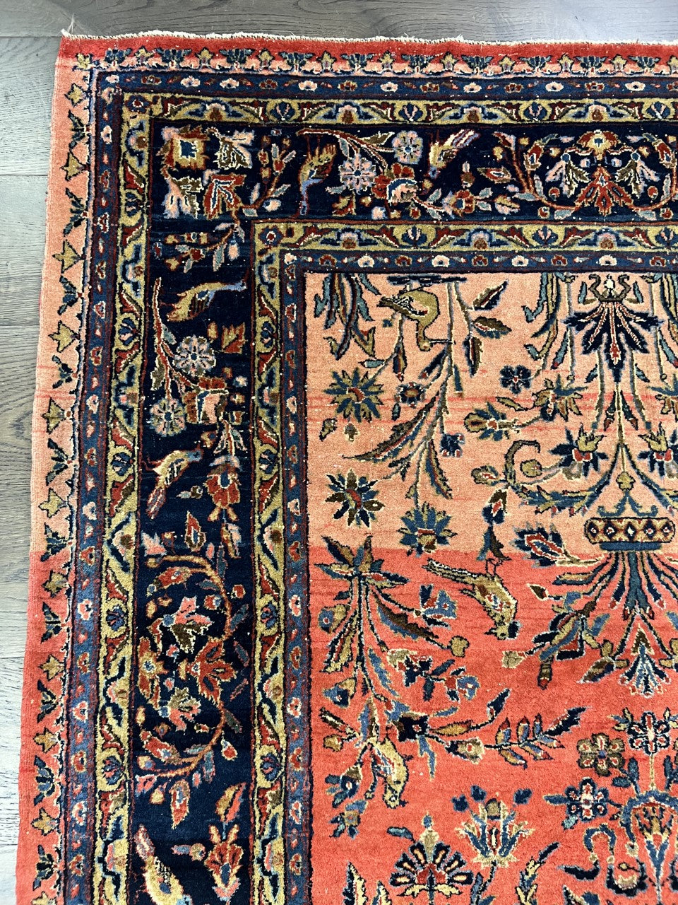 Beautiful Old antique decorative Saruk rug - Hakiemie Rug Gallery