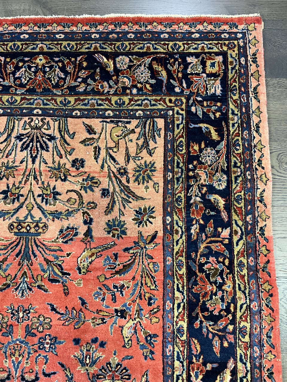 Beautiful Old antique decorative Saruk rug - Hakiemie Rug Gallery