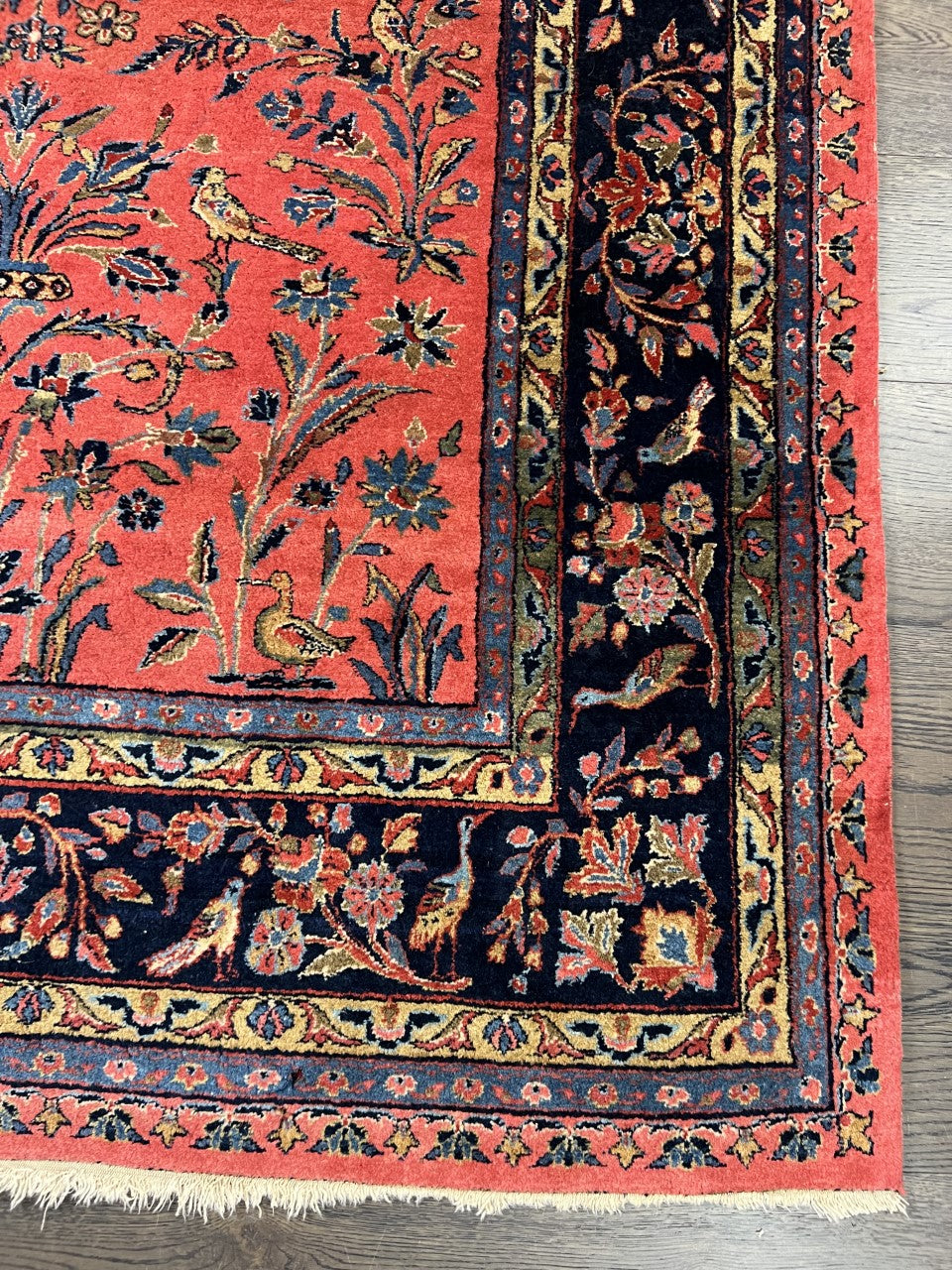 Beautiful Old antique decorative Saruk rug - Hakiemie Rug Gallery