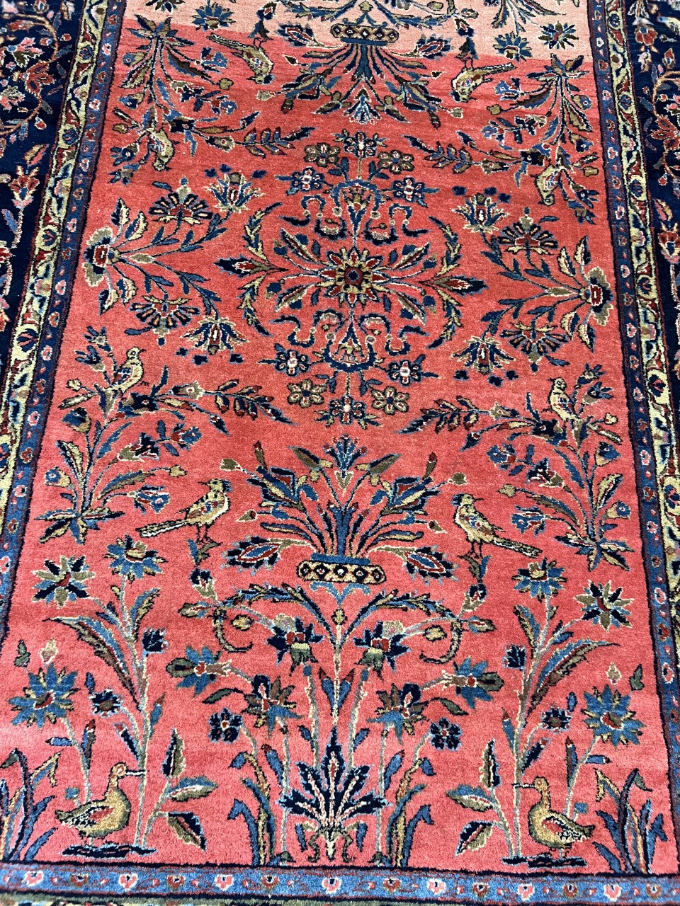 Beautiful Old antique decorative Saruk rug - Hakiemie Rug Gallery