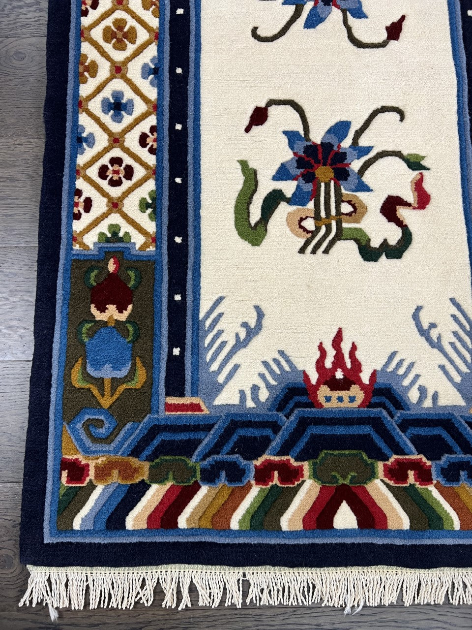 Wonderful vintage handmade Chinese rug - Hakiemie Rug Gallery