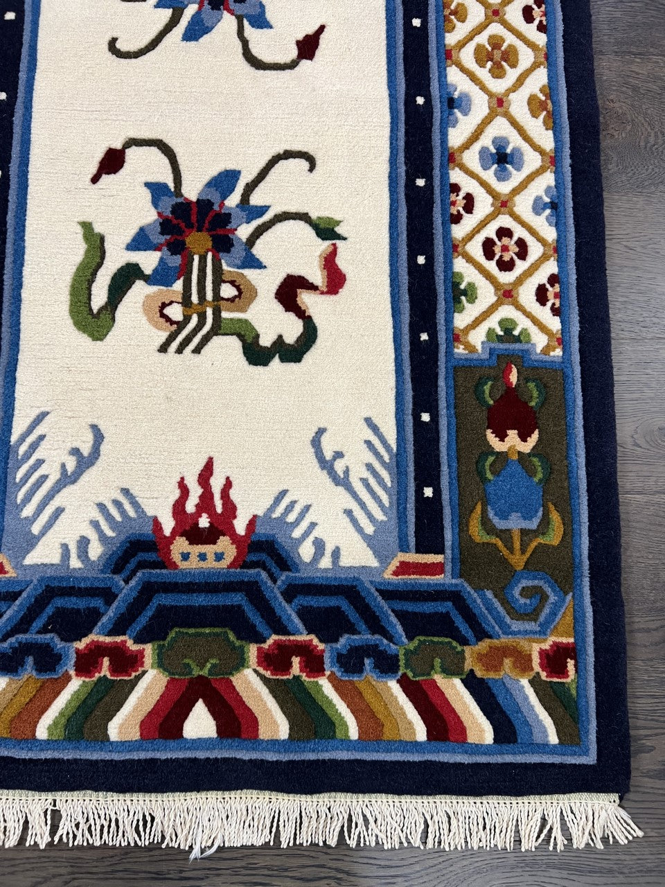 Wonderful vintage handmade Chinese rug - Hakiemie Rug Gallery