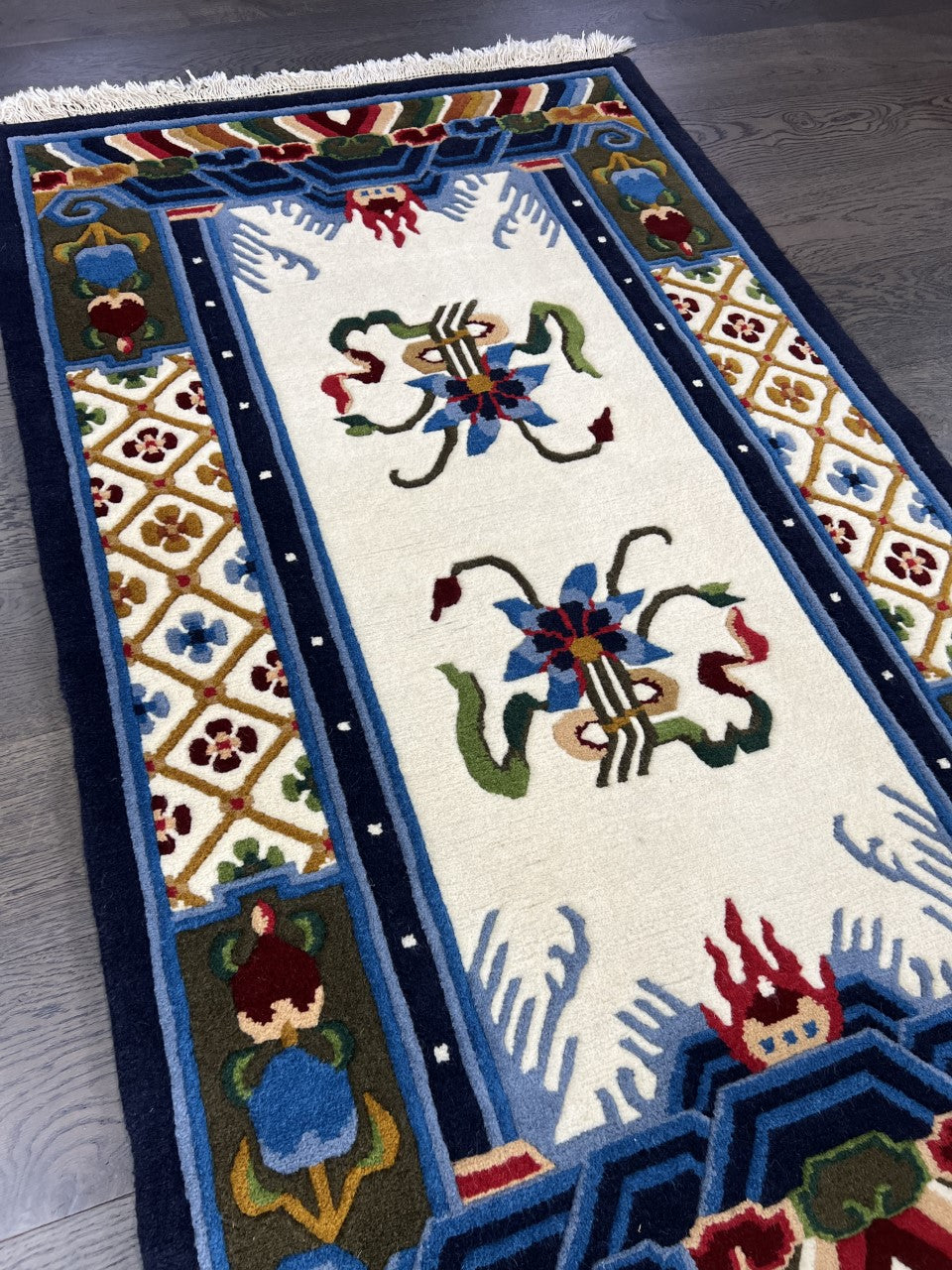 Wonderful vintage handmade Chinese rug - Hakiemie Rug Gallery