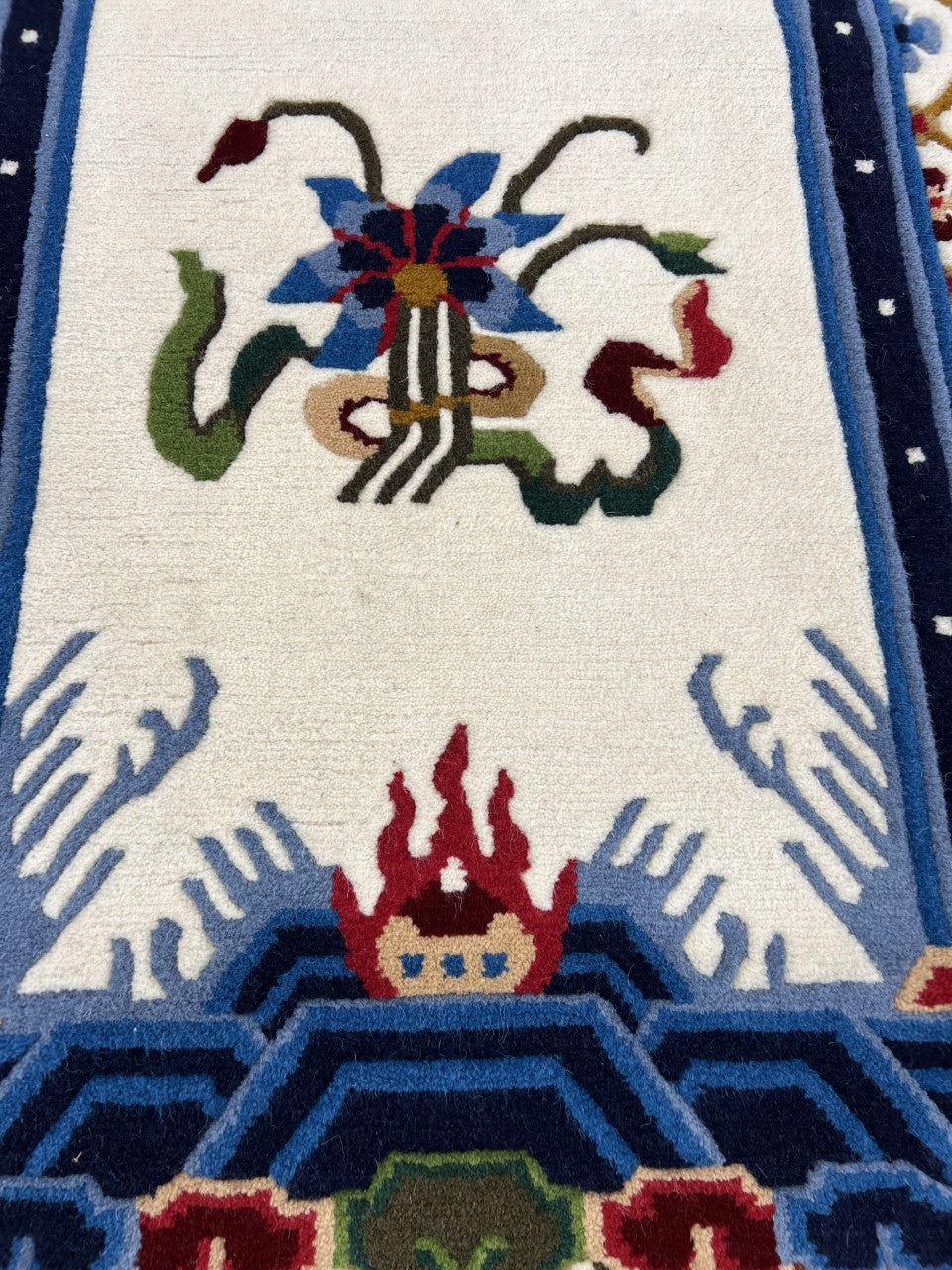 Wonderful vintage handmade Chinese rug - Hakiemie Rug Gallery