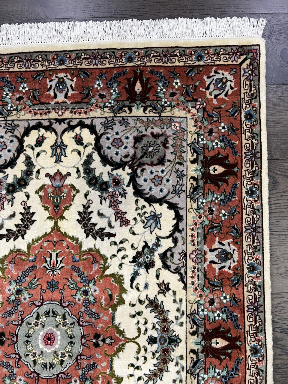 Stunning vintage Handmade Tabriiz rug