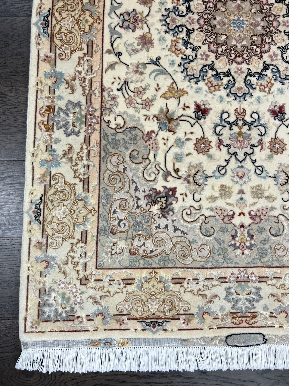 Stunning vintage Handmade Tabriiz rug - Hakiemie Rug Gallery