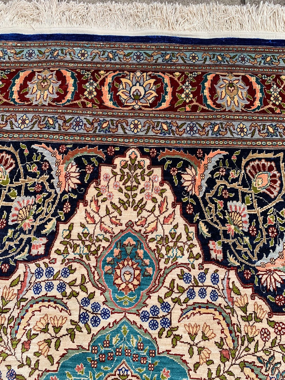 Amazing vintage Handmade Turkish Hereke silk rug - Hakiemie Rug Gallery